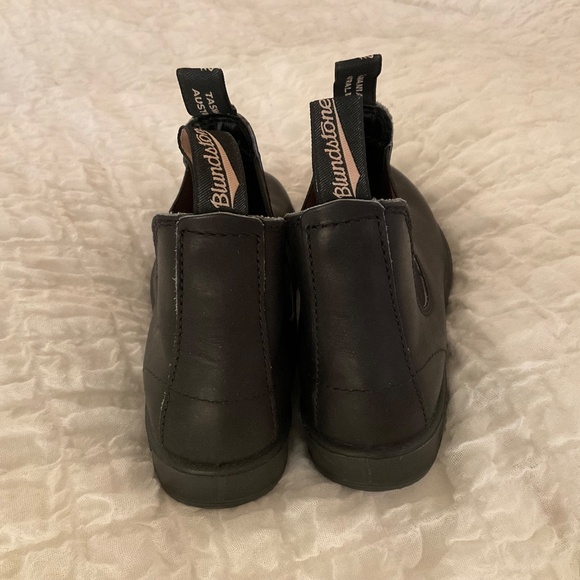 Blundstone Boots, Black, size 7 - Picture 3 of 4